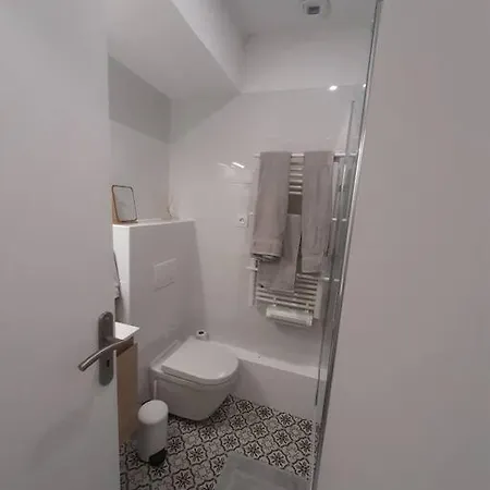 Διαμέρισμα 3* Joliment Renove A 150m Des Thermes *