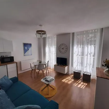 3* Joliment Rénové à 150m Des Thermes Apartamento