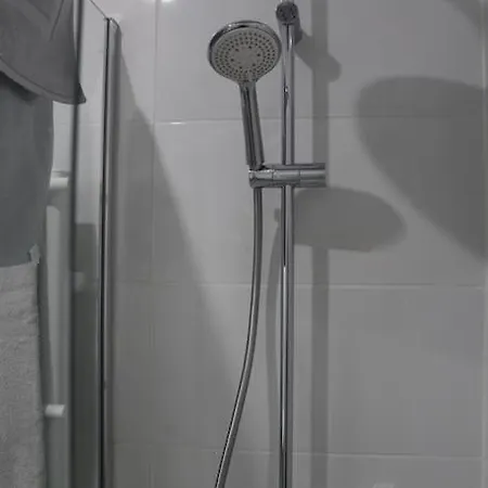 3* Joliment Rénové à 150m Des Thermes *