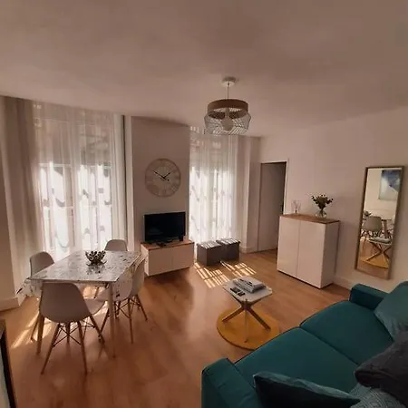 Apartamento 3* Joliment Rénové à 150m Des Thermes Bagnères-de-Luchon